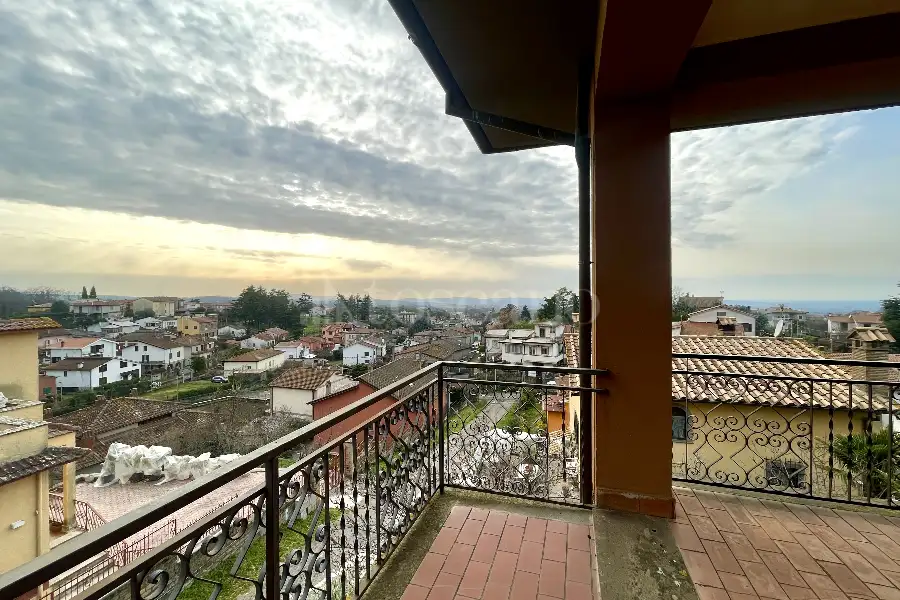 Villa in vendita di 400 mq a €295.000 (rif. 2/2026)