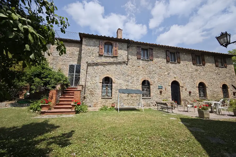 Casale in vendita di 350 mq a €460.000 (rif. 23/2025)
