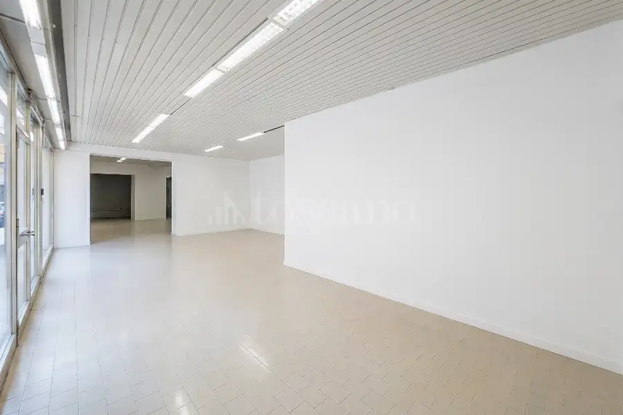 Negozio in vendita di 1.200 mq a €650.000 (rif. 20/2026)