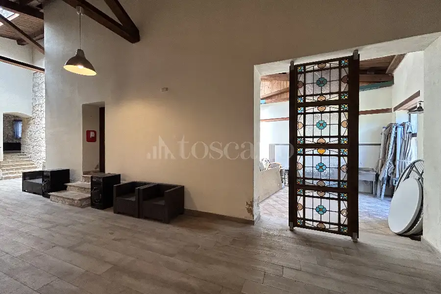 Villa in vendita di 700 mq a €720.000 (rif. 94/2026)