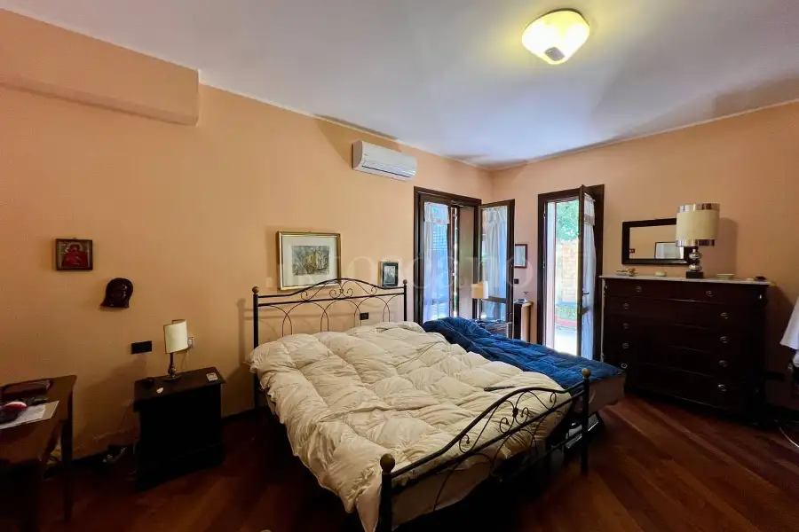 Villa Bifamiliare in vendita di 287 mq a €415.000 (rif. 87/2025)
