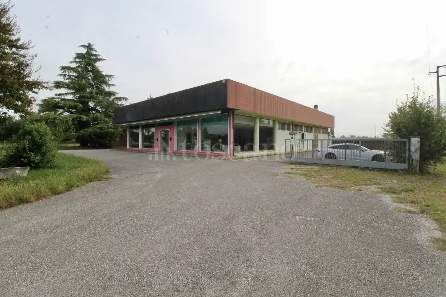 Negozio in vendita di 540 mq a €199.000 (rif. 164/2026)