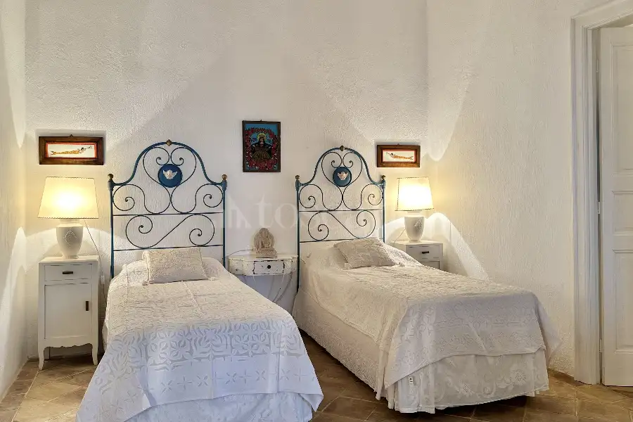 Villa in vendita di 1.000 mq a €1.990.000 (rif. 41/2025)