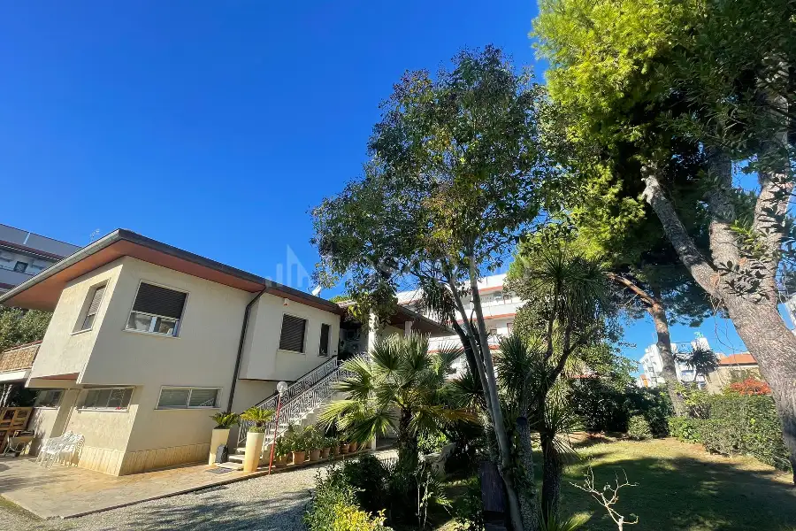 Casa Indipendente in vendita di 312 mq a €870.000 (rif. 58/2025)