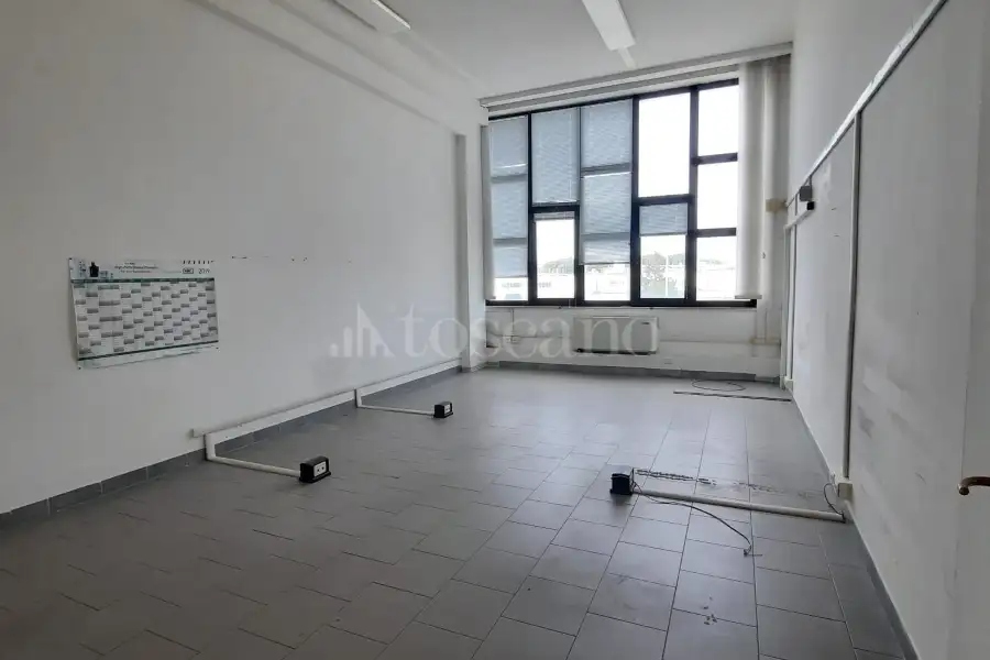 Capannone in vendita di 2.000 mq a €425.000 (rif. 2/2025)