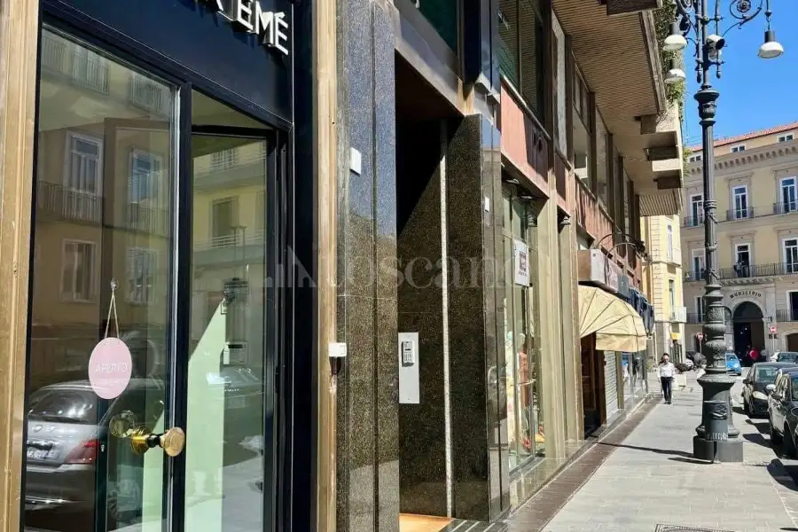 Ufficio in affitto di 300 mq a €1.000 (rif. 23/2026)