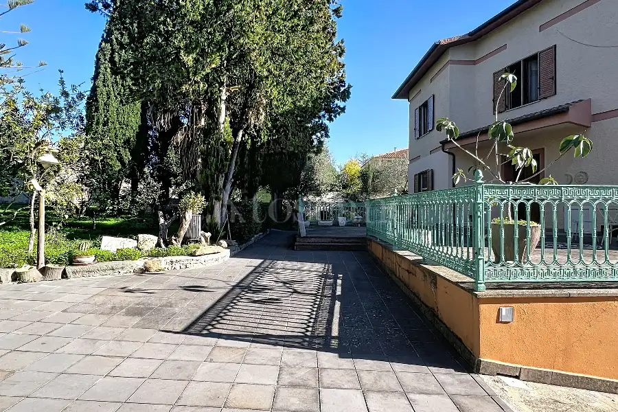 Villa in vendita di 630 mq a €670.000 (rif. 195/2025)