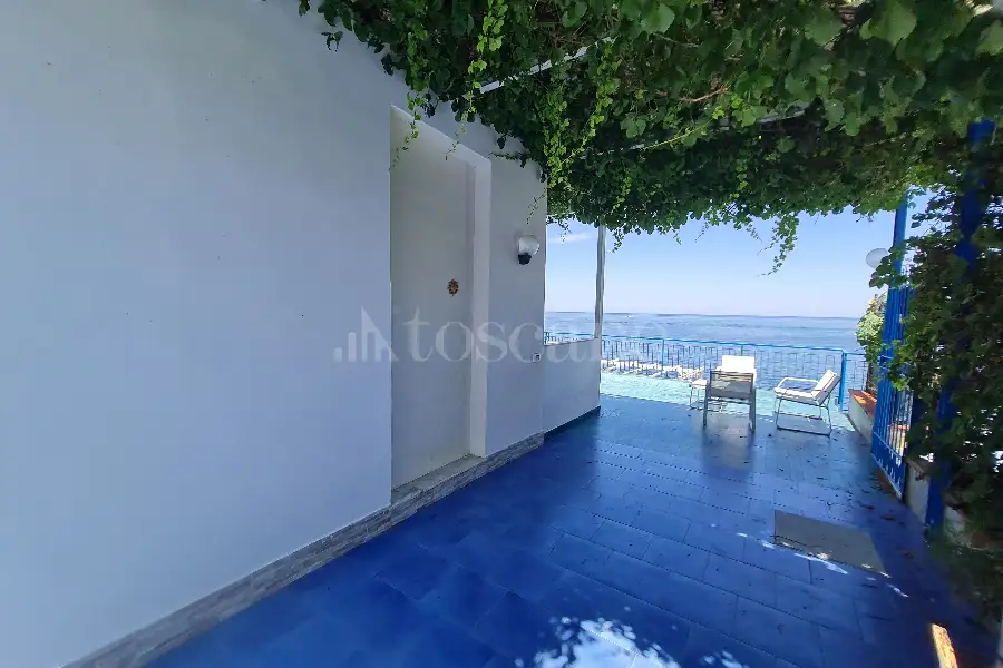 Villa Bifamiliare in vendita di 203 mq a €760.000 (rif. 51/2026)