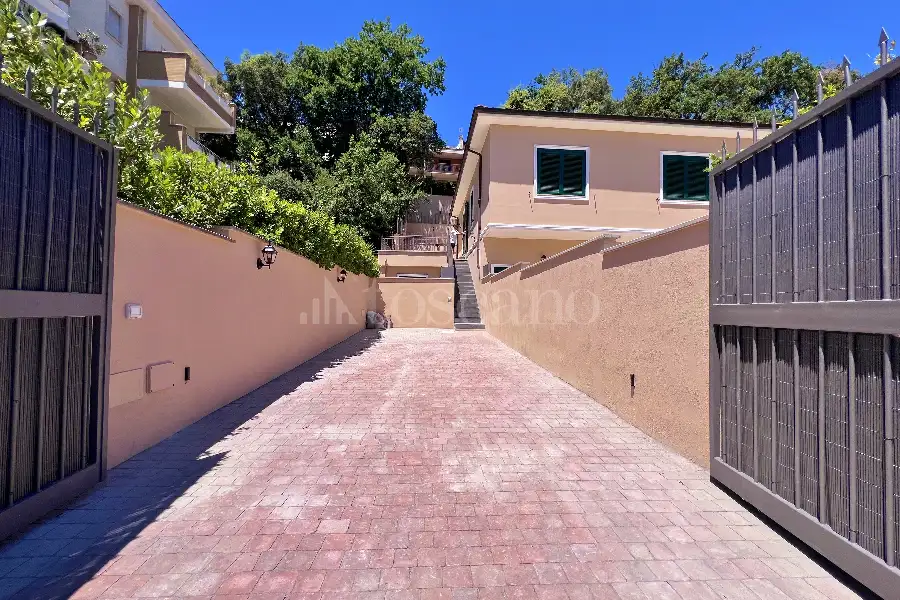 Casa Indipendente in vendita di 130 mq a €355.000 (rif. 12/2026)