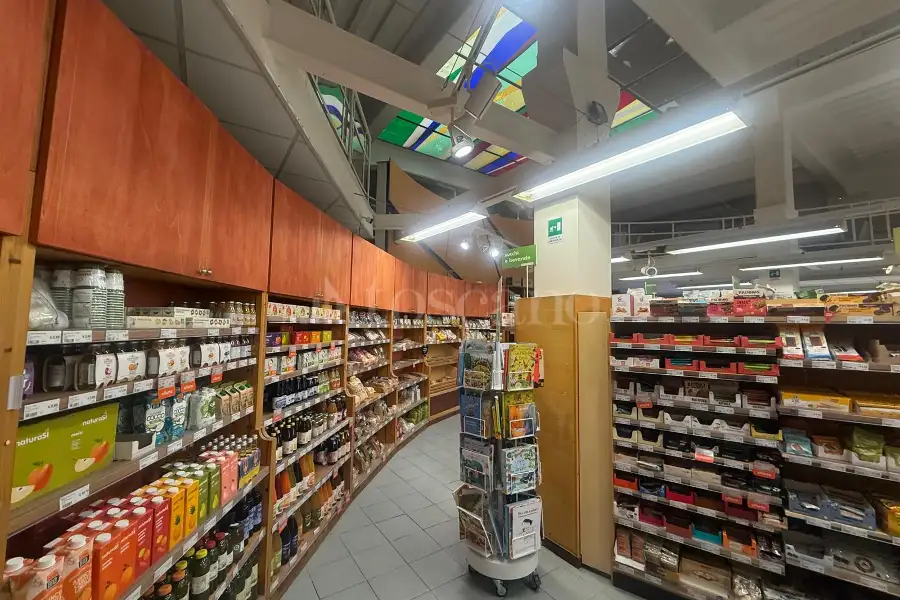 Negozio in vendita di 590 mq trattativa riservata (rif. 7/2026)
