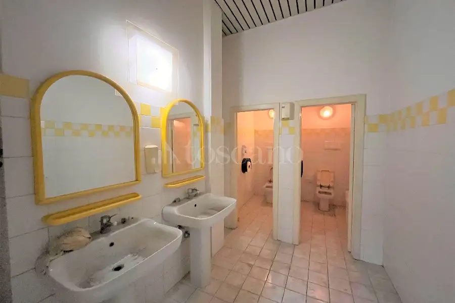 Magazzino in vendita di 820 mq a €620.000 (rif. 25/2026)