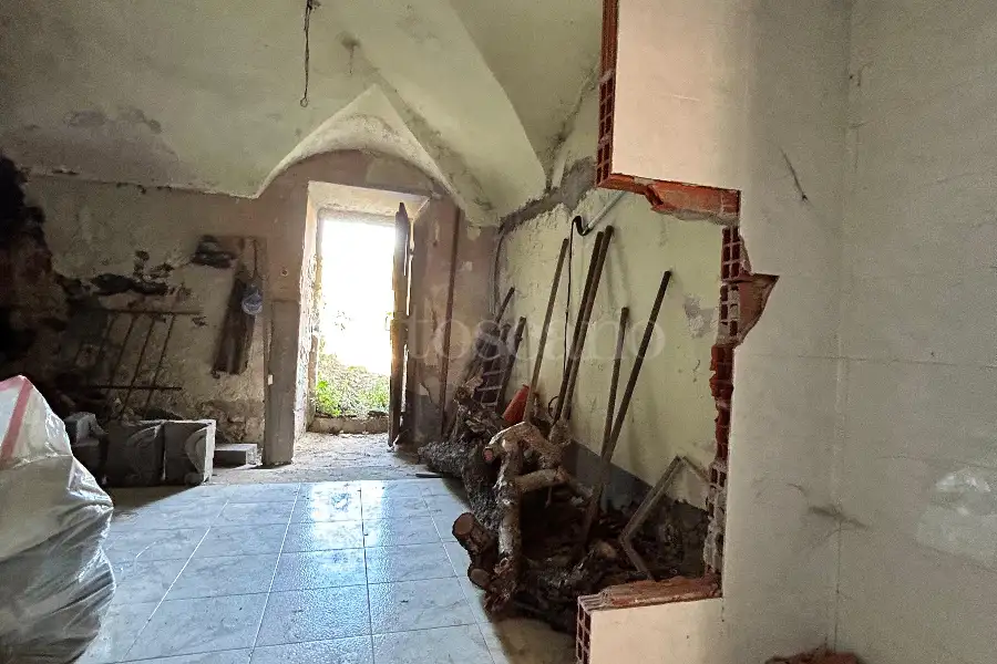 Casa Indipendente in vendita di 227 mq a €13.000 (rif. 5/2026)