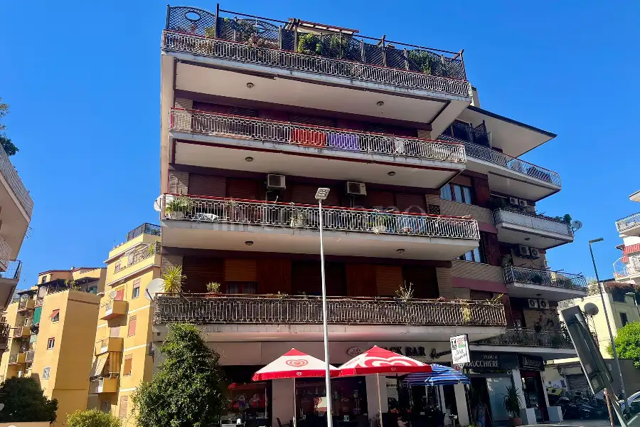 Box in vendita di 20 mq a €80.000 (rif. 11/2026)