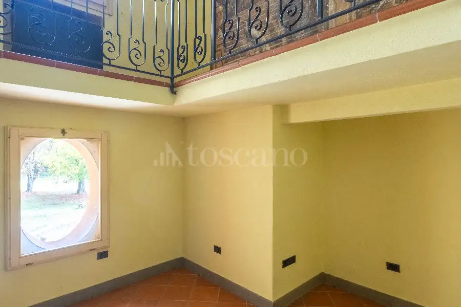 Villa in vendita di 2.660 mq a €950.000 (rif. 43/2025)