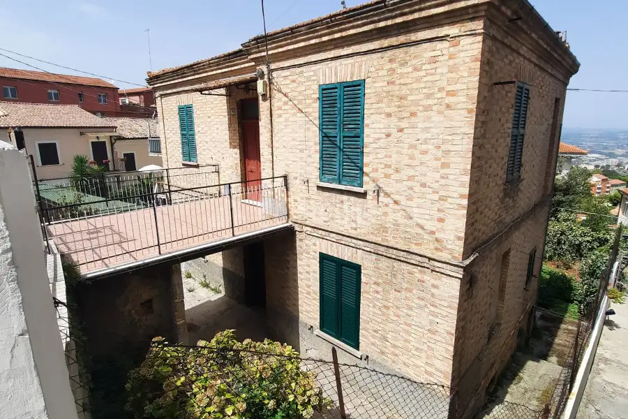 Casa Indipendente in vendita di 183 mq a €115.000 (rif. 13/2025)