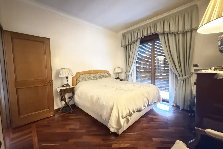 Attico in vendita di 250 mq a €990.000 (rif. 6/2026)
