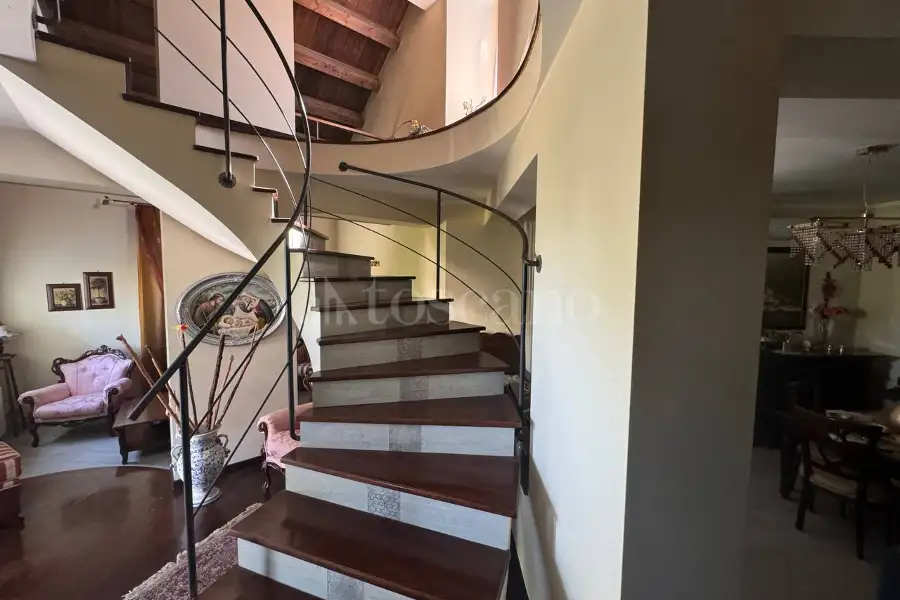 Villa in vendita di 400 mq a €420.000 (rif. 81/2024)
