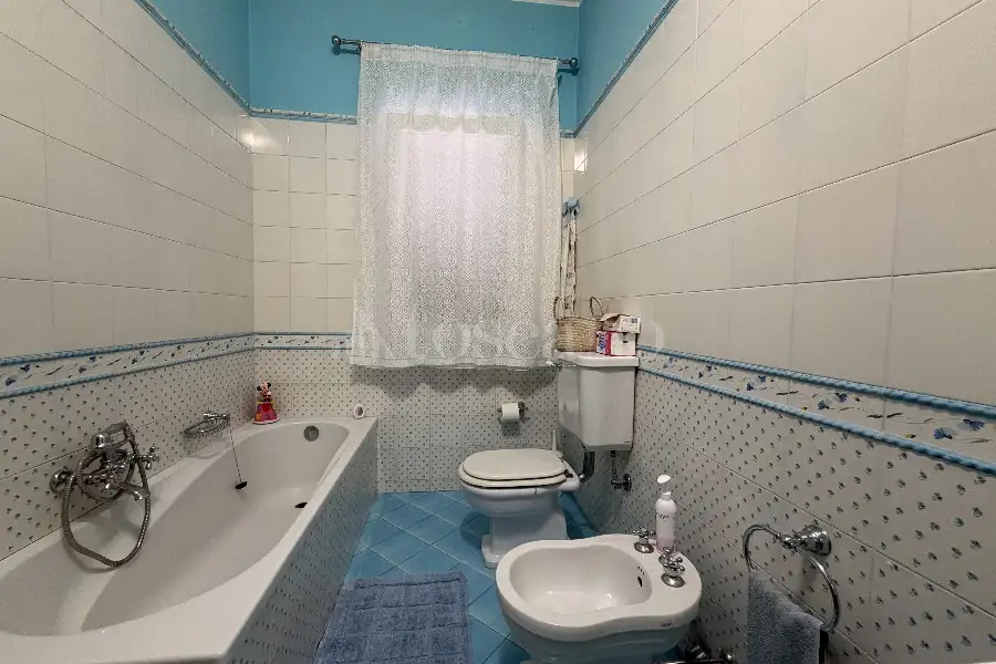 Villa Plurifamiliare in vendita di 400 mq a €399.000 (rif. 137/2026)