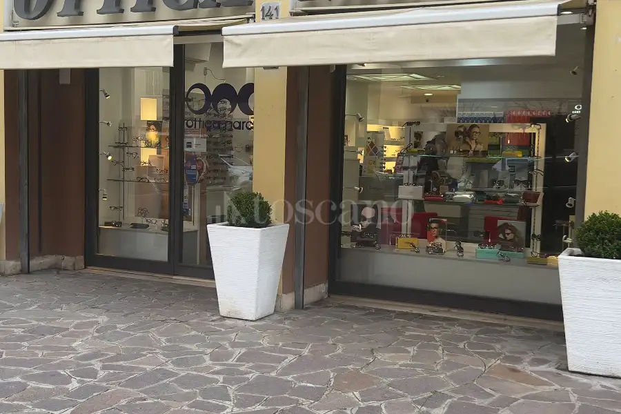 Negozio in affitto di 70 mq a €1.400 (rif. 2/2026)