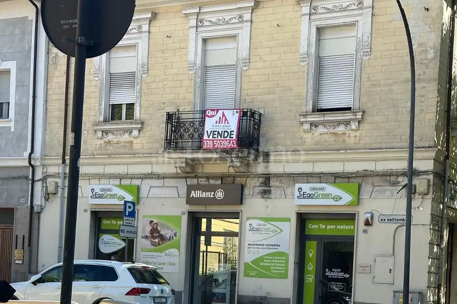 Stabile Uso Ufficio in vendita di 310 mq a €350.000 (rif. 80/2026)