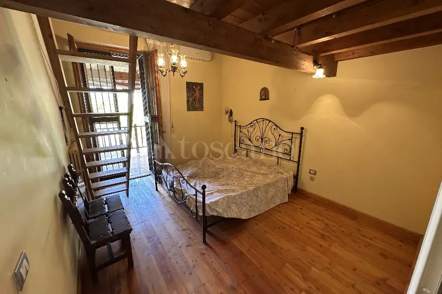 Casale in vendita di 747 mq a €790.000 (rif. 11/2026)