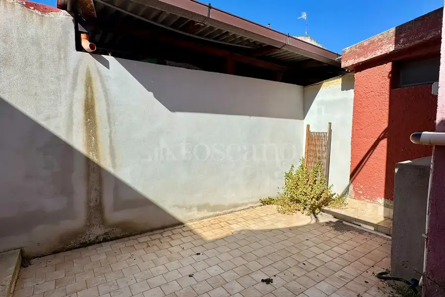 Negozio in vendita di 139 mq a €75.000 (rif. 136/2026)