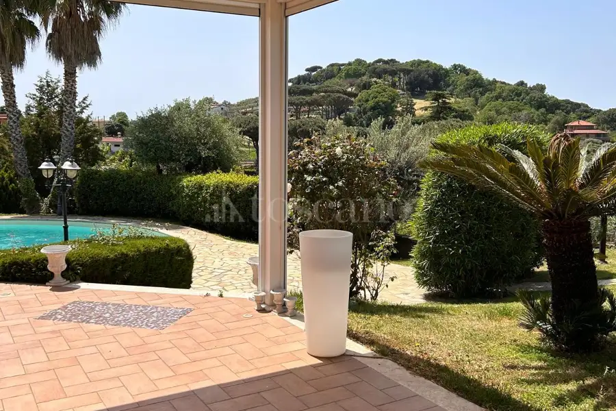 Villa in vendita di 650 mq a €998.000 (rif. 10/2024)
