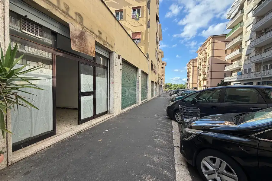 Negozio in vendita di 40 mq a €60.000 (rif. 24/2026)