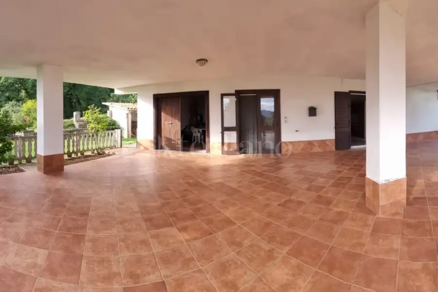 Villa in vendita di 452 mq a €237.000 (rif. 33/2024)