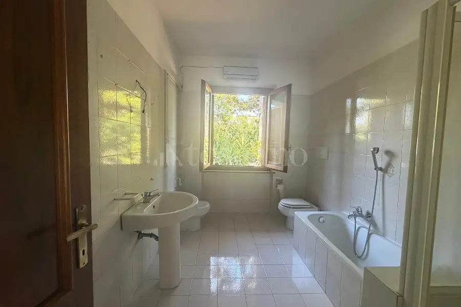 Villa Bifamiliare in vendita di 300 mq a €599.000 (rif. 52/2026)