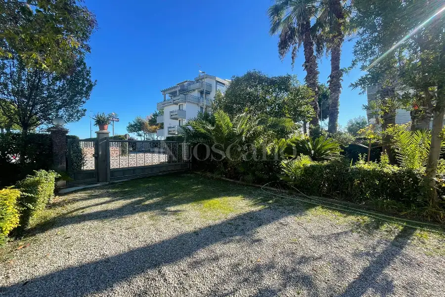 Casa Indipendente in vendita di 312 mq a €870.000 (rif. 58/2025)