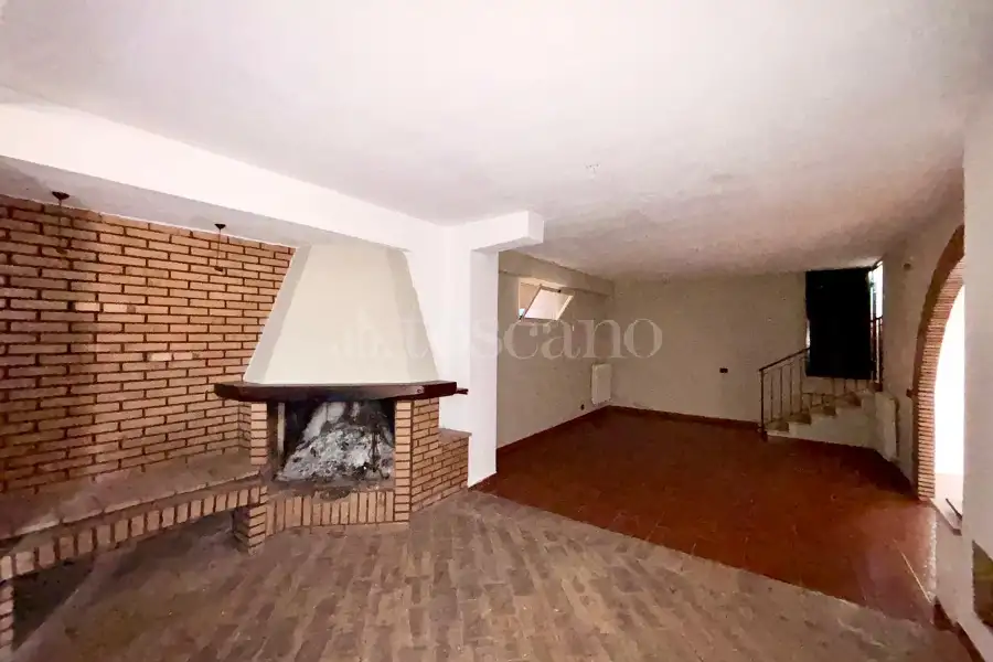 Villa Plurifamiliare in vendita di 230 mq a €299.000 (rif. 70/2024)