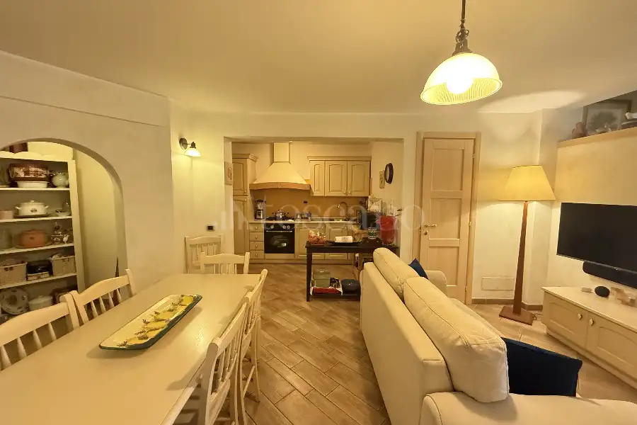 Villa Bifamiliare in vendita di 200 mq a €499.000 (rif. 10/2025)