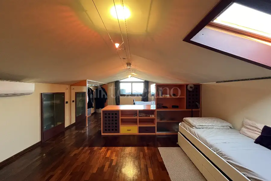 Villa Bifamiliare in vendita di 315 mq a €1.200.000 (rif. 7/2026)