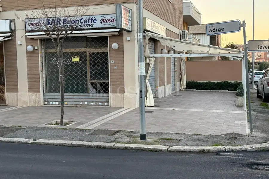 Negozio in affitto di 50 mq a €600 (rif. 116/2025)
