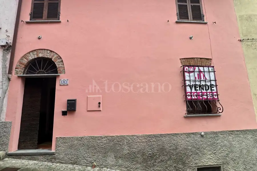 Casa Indipendente in vendita di 266 mq a €185.000 (rif. 64/2025)