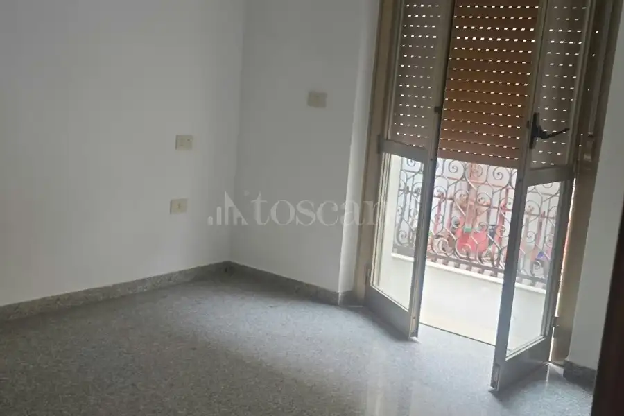 Ufficio in affitto di 127 mq a €650 (rif. 84/2026)