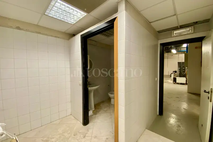 Magazzino in vendita di 450 mq a €125.000 (rif. 7/2025)