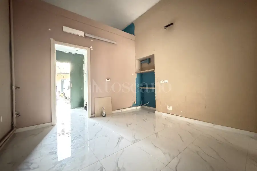 Negozio in affitto di 70 mq a €750 (rif. 5/2026)