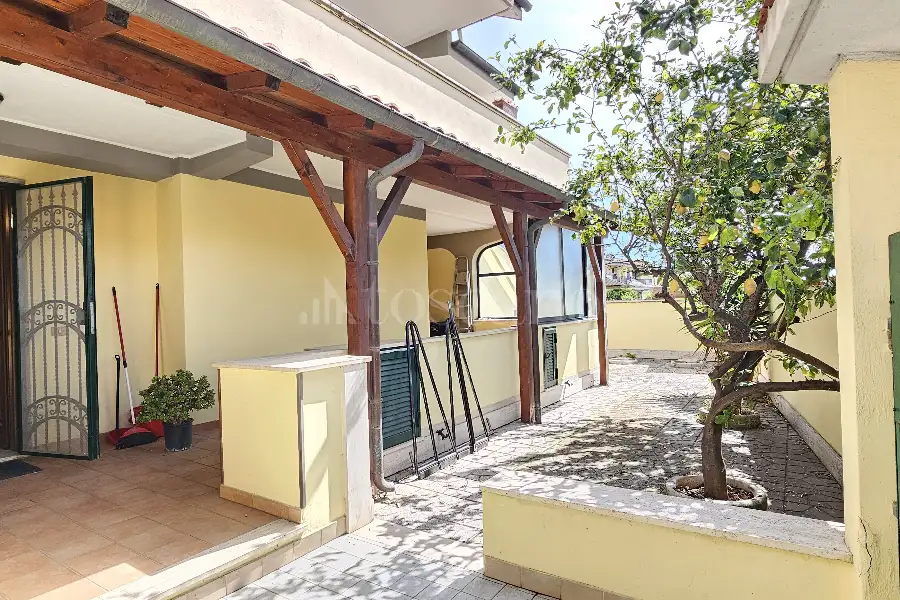Villa Plurifamiliare in vendita di 150 mq a €237.000 (rif. 25/2026)