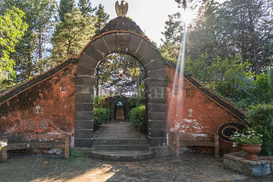 Villa in vendita di 1.200 mq a €4.250.000 (rif. 61/2026)