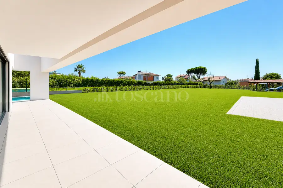 Villa in vendita di 318 mq a €1.595.000 (rif. 13/2025)