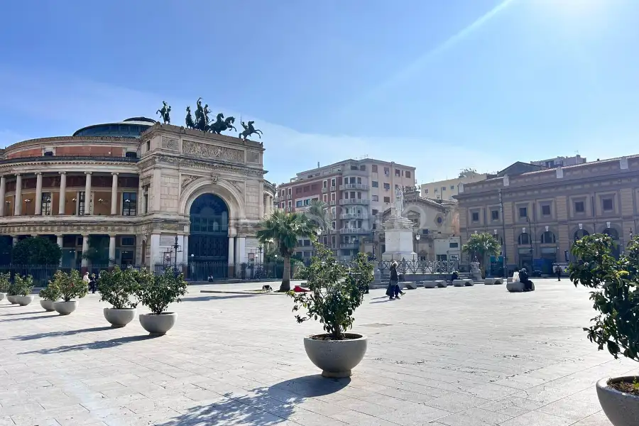 Casa in vendita di 300 mq a €1.550.000 (rif. 16/2026)