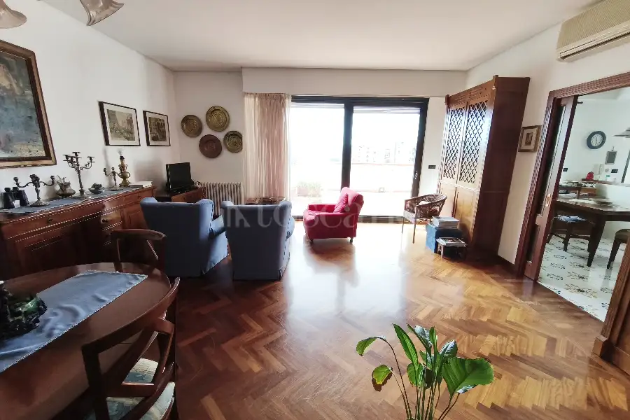 Attico in vendita di 164 mq a €330.000 (rif. 3/2026)