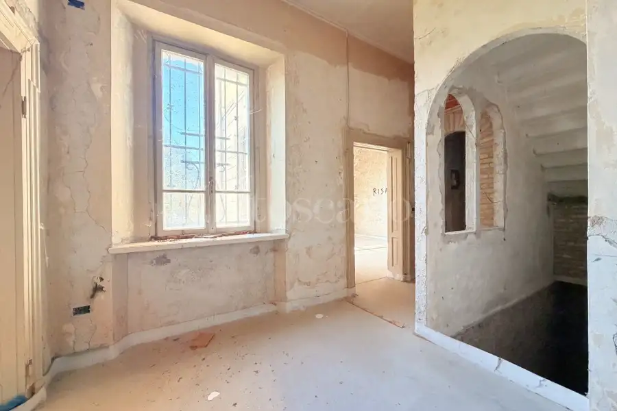 Villa in vendita di 440 mq a €469.000 (rif. 4/2026)