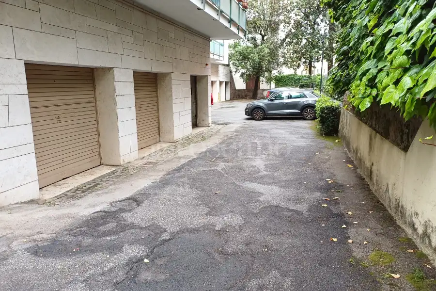 Box in affitto di 18 mq a €230 (rif. 8/2026)