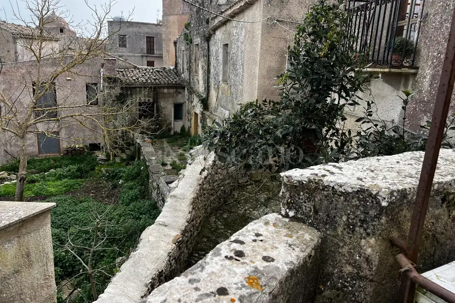 Casa Indipendente in vendita di 160 mq a €275.000 (rif. 12/2026)