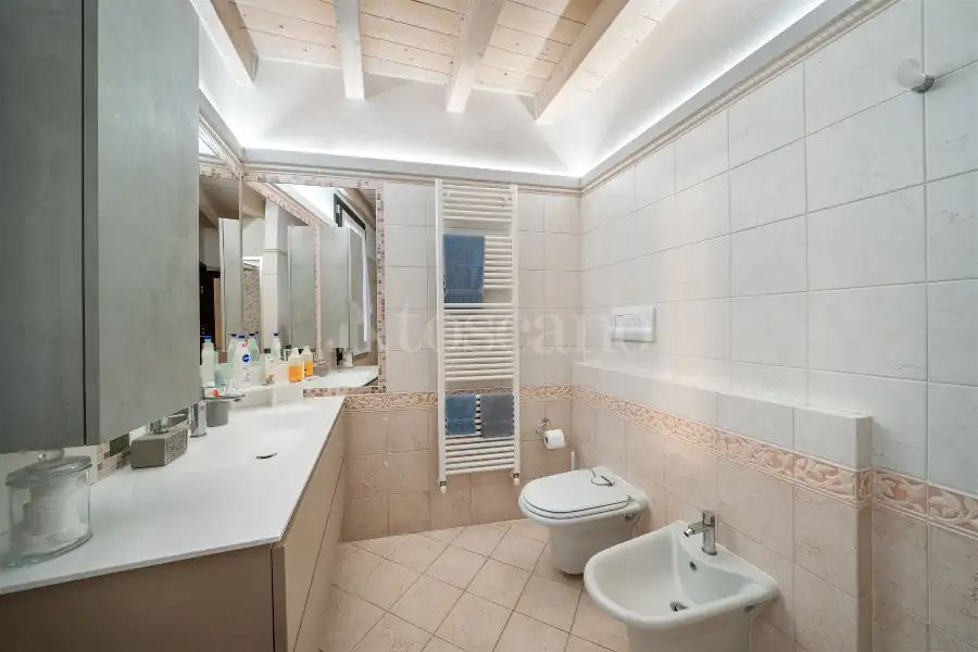 Villa in vendita di 350 mq a €980.000 (rif. 70/2025)