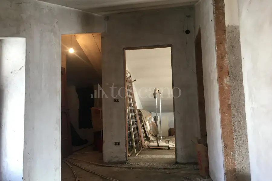 Casa in vendita di 320 mq a €350.000 (rif. 23/2026)