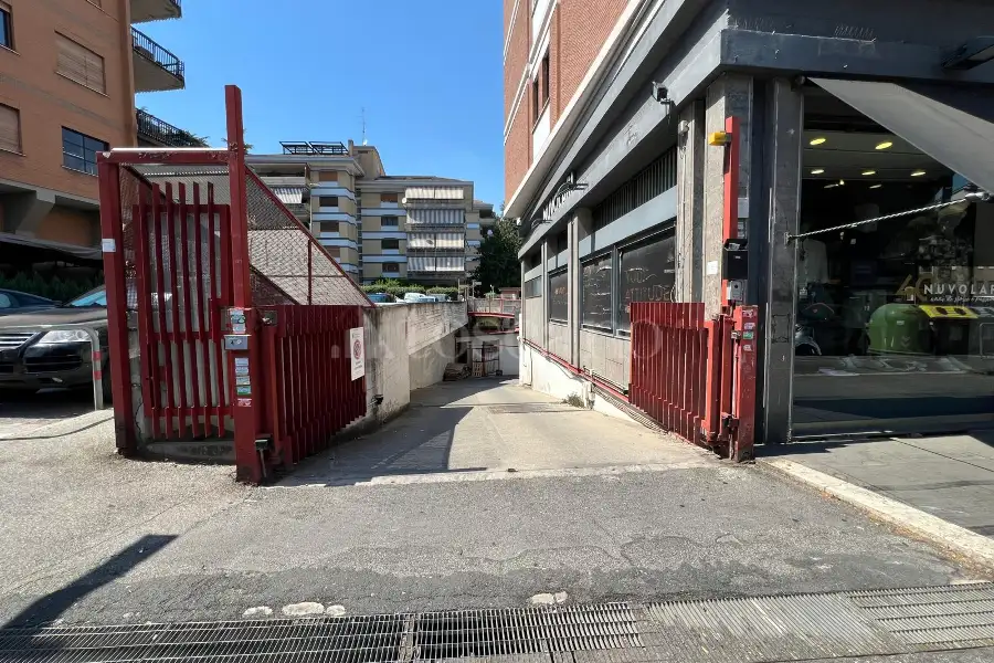 Box in vendita di 17 mq a €50.000 (rif. 1/2026)